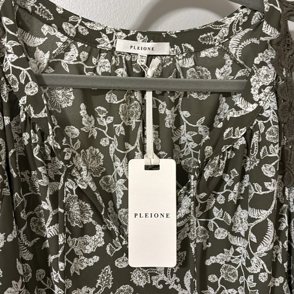 NWT Pleione Women's size XL Olive Cream Cold Shoulder Bishop Sleeve Blouse - Picture 5 of 8